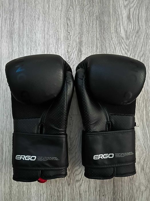 Manusi + Tibiere Kickbox