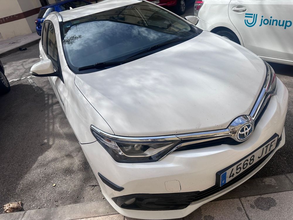 Vand Toyota Auris 1.8 benzina hybrid 2017 Autoamata euro 6