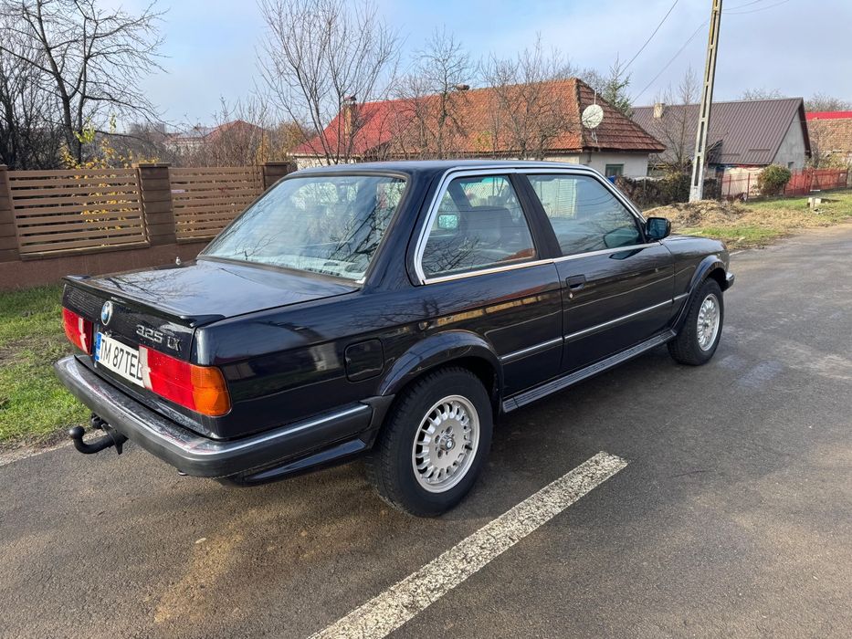 BMW E30 325ix ursulet