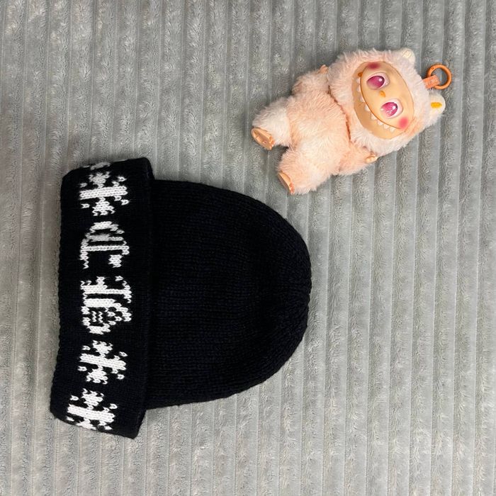 Продам шапки Moncler, Chrome Hearts