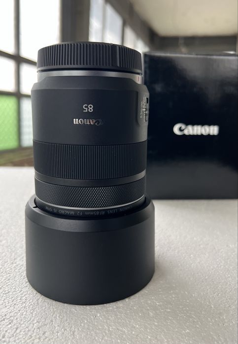 Obiecv Canon RF 85mm F2 Macro IS STM