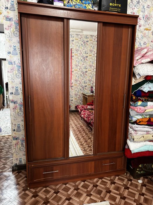 Продам 3 дверный шкаф