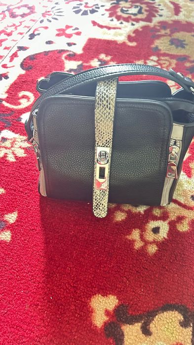 Стилна дамска чанта