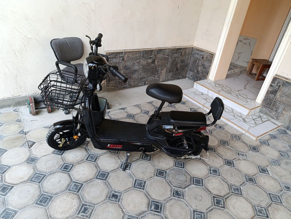 Elektroskuter aʼlo darajada tezligi 60 km bir zaryad bilan 30-40 km