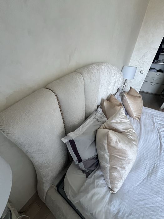 Комплект спалня легло с матрак и 2 нощни шкафчета от Мартинели