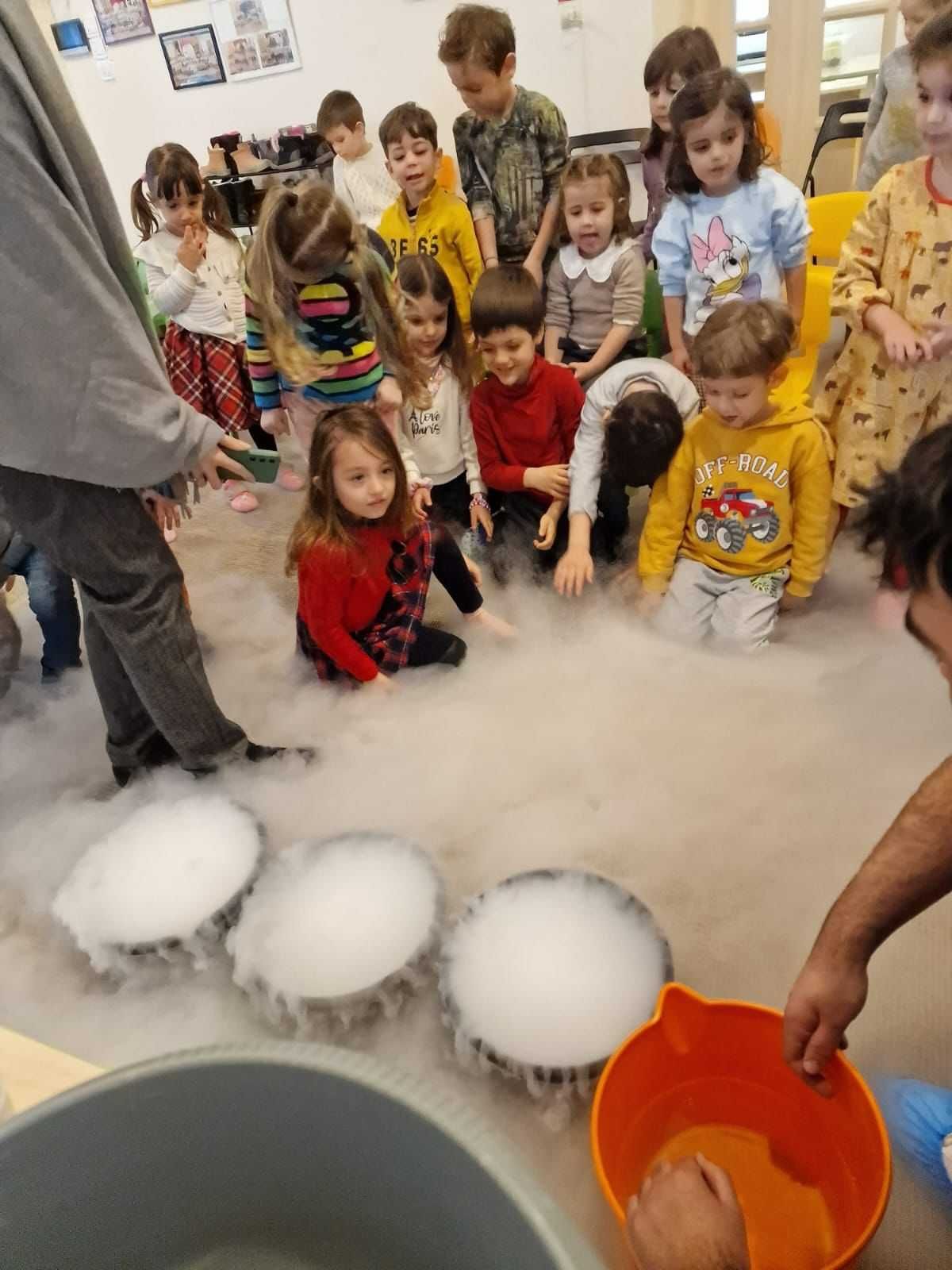 Animatori petreceri copii Bucuresti  Sector 4 Vata de zahar si Popcorn