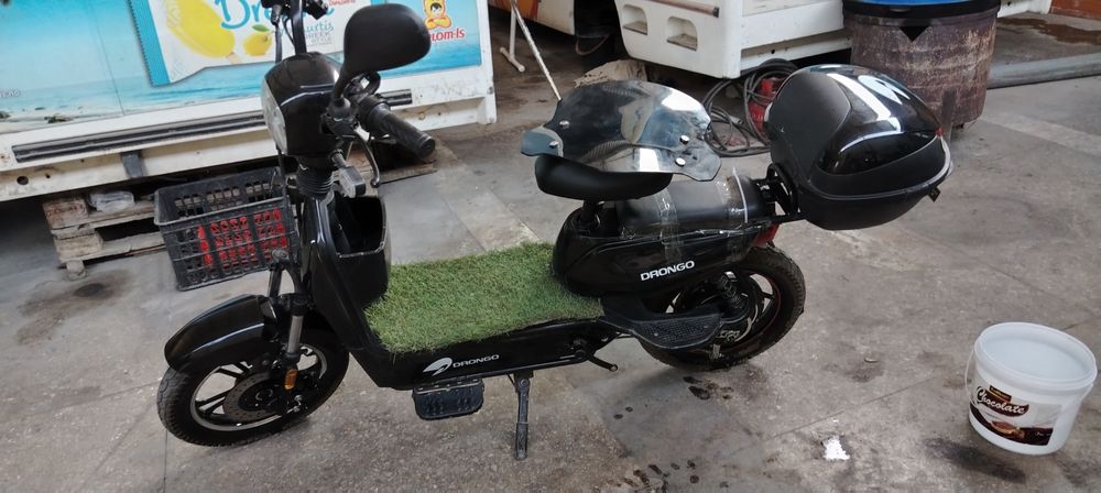 Drongo Skuter sotiladi