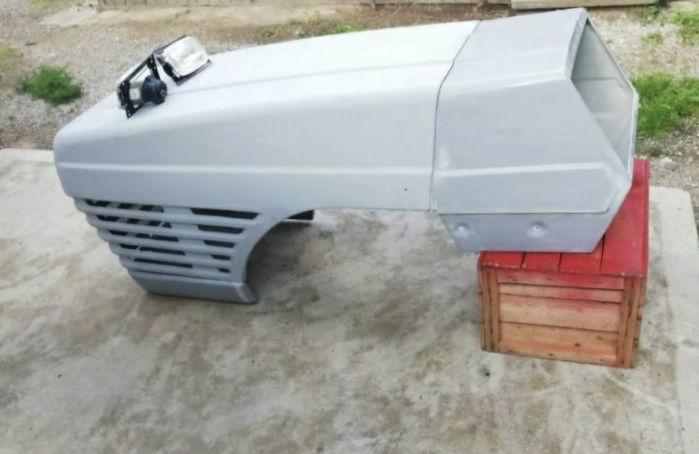 Capotaj nou tractor din fibra 640,643,683,453