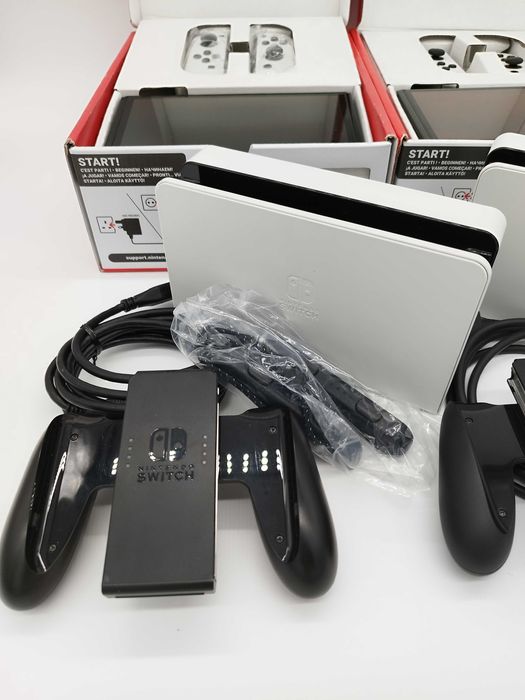 Пълен комплект Nintendo Switch OLED - White / ОТЛИЧНО състояние!