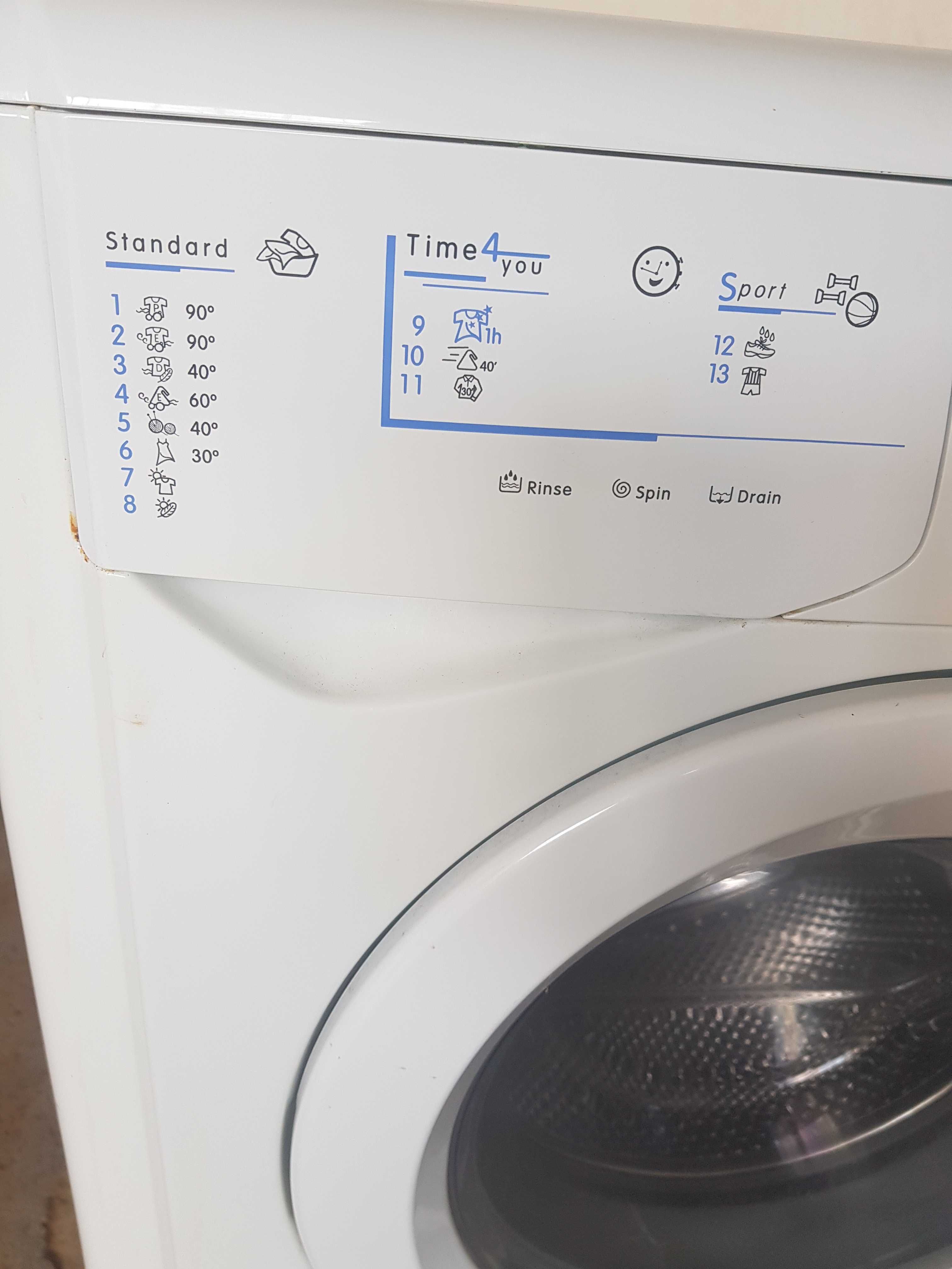 Перарня със сушилня Indesit