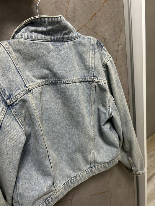 Чисто нови якета продавам две якета едно дънково и едно зимно