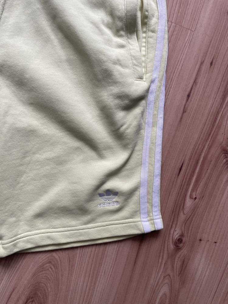 Adidas / мъжки спортен къс панталон S/M