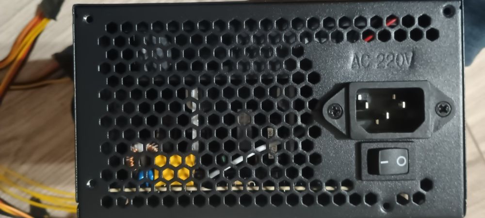 Sursa pc 550w 80+ defecta