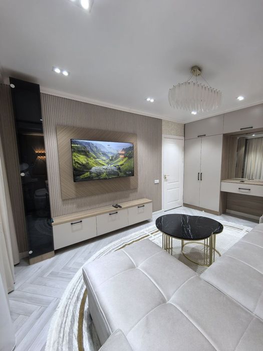 Метро Космонавтов Улица Юнуса Раджаби продаётся  однокомнатнатная