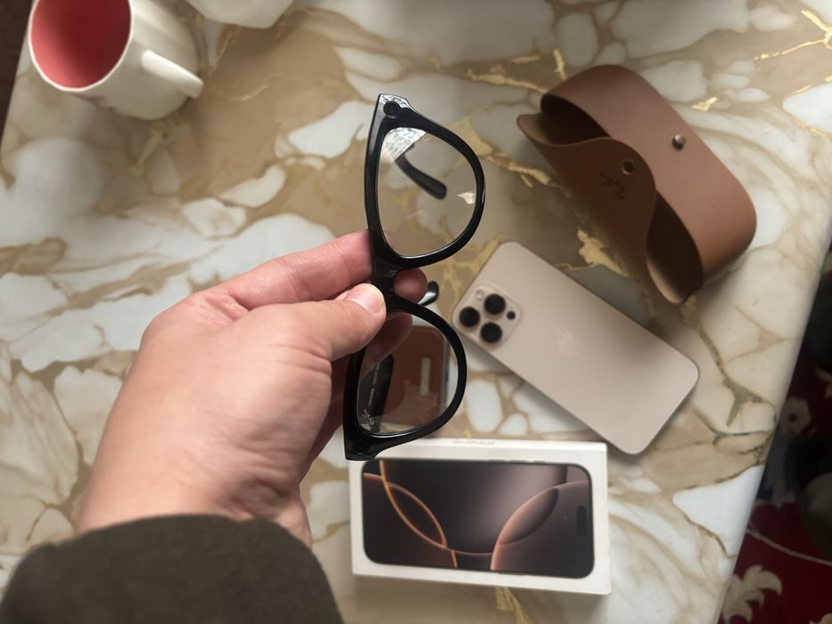 Iphone 16 pro max 256 +ray ban Skayler укиб телефон килинглар илтимос