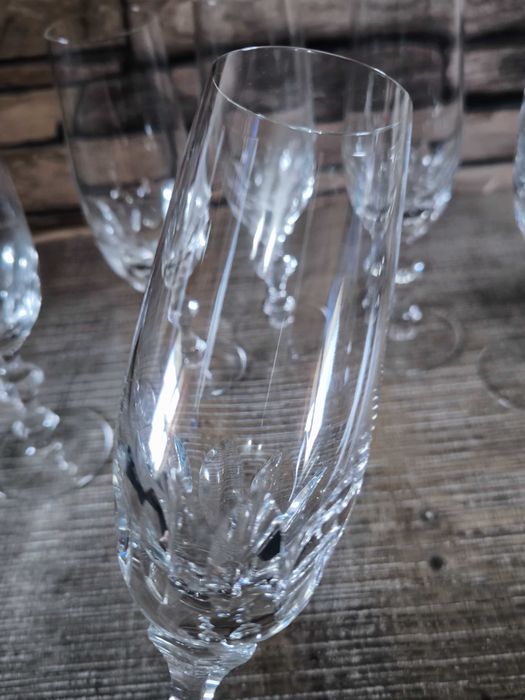 Кристални чаши за бели вина
