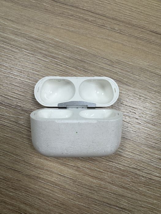 Оригинальный кейс на aipods pro 3