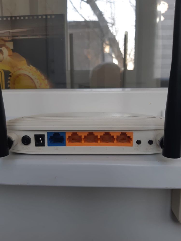 Роутер TL-WR841N, Wireless, 300 Mбит/c. Рабочий, в отличном состоянии