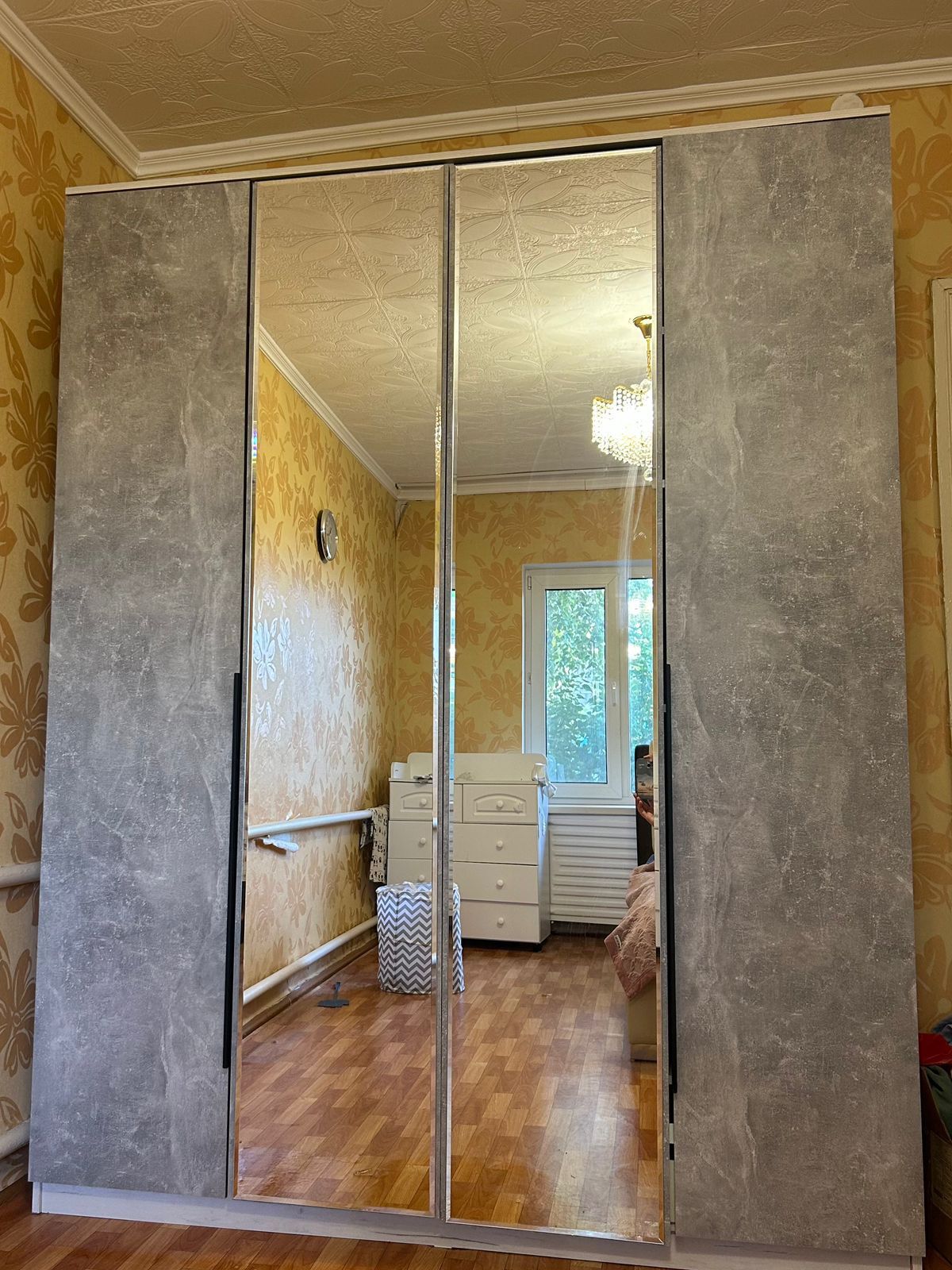 Продам шкаф срочно