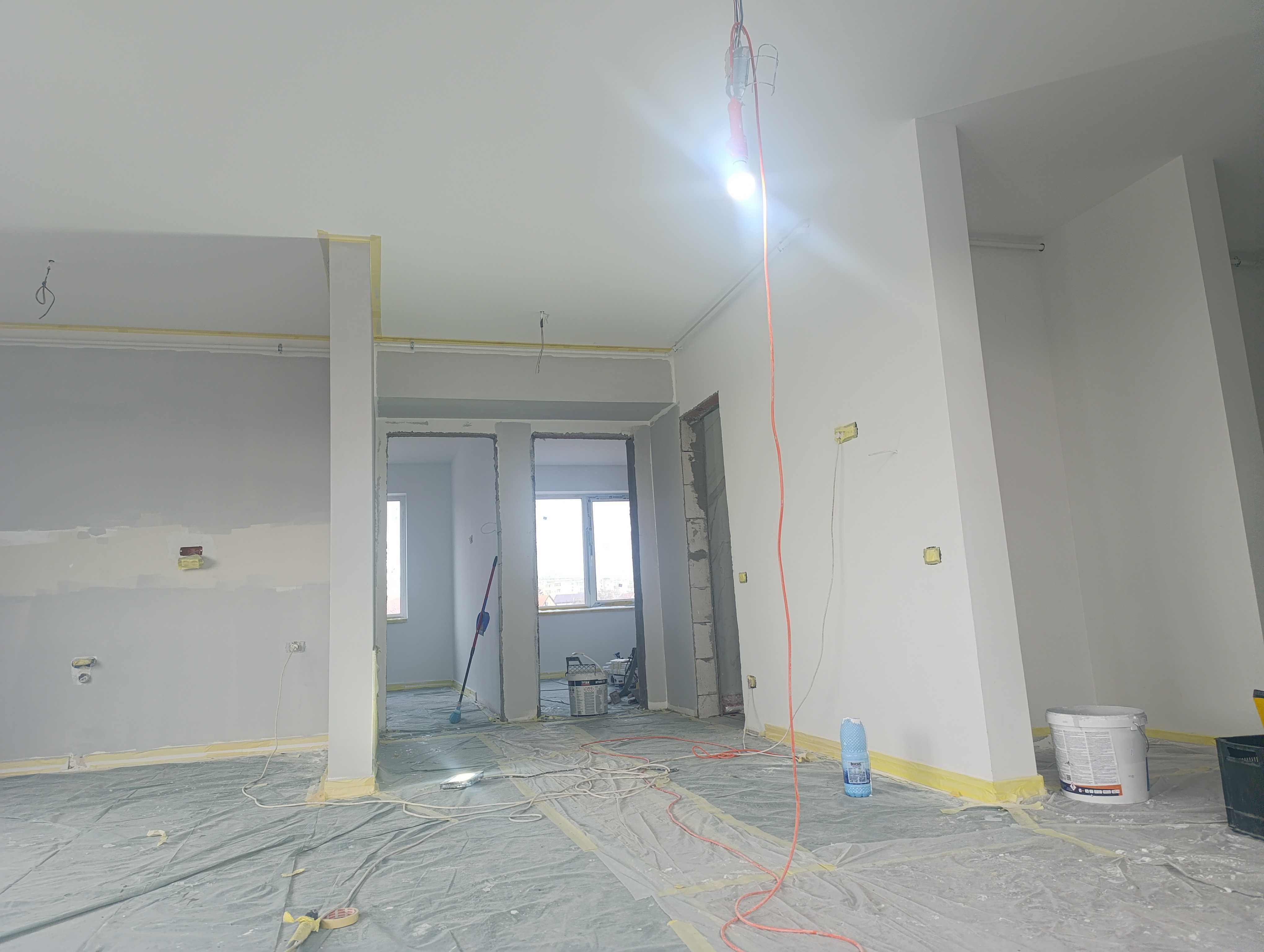 Echipa meseriași in construcții