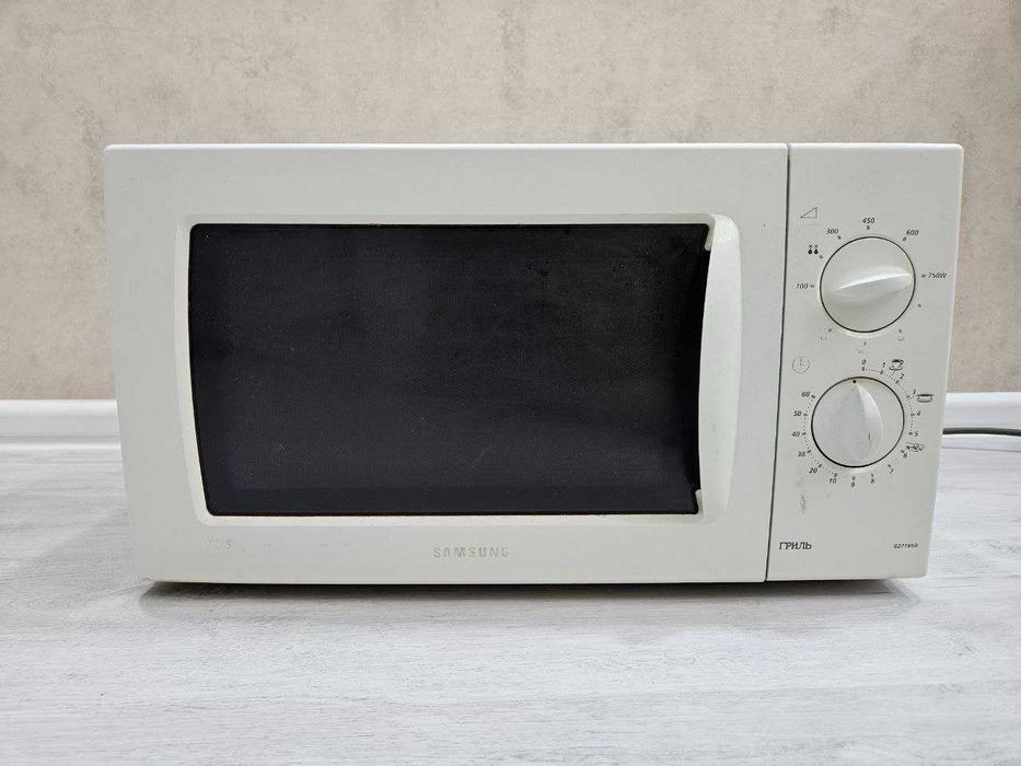 Микроволновая печь SAMSUNG (б/у)