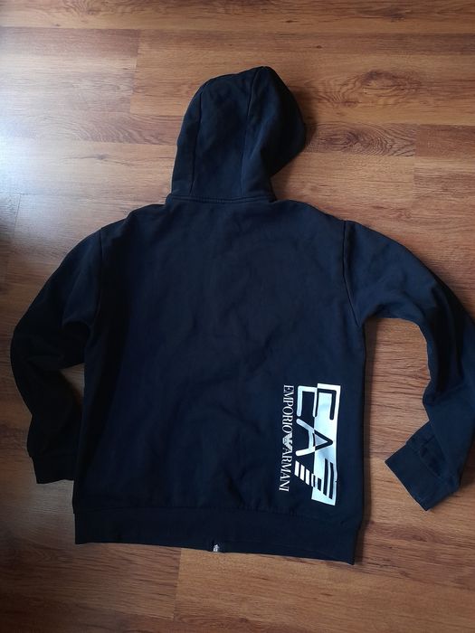 ARMANI EA7 мъжки Суитчър L размер.