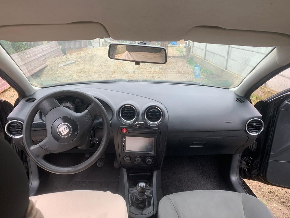 Vand Seat Ibiza negru