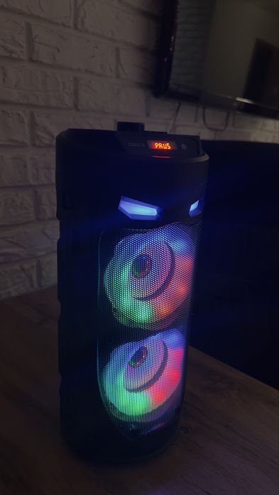 Продам колонку в подарок микрофон