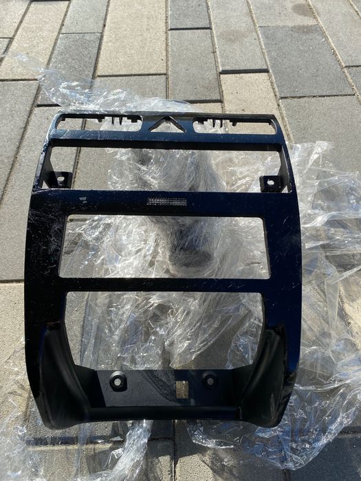 Продавам рамка около радиото за Audi A3 8L преди фейса