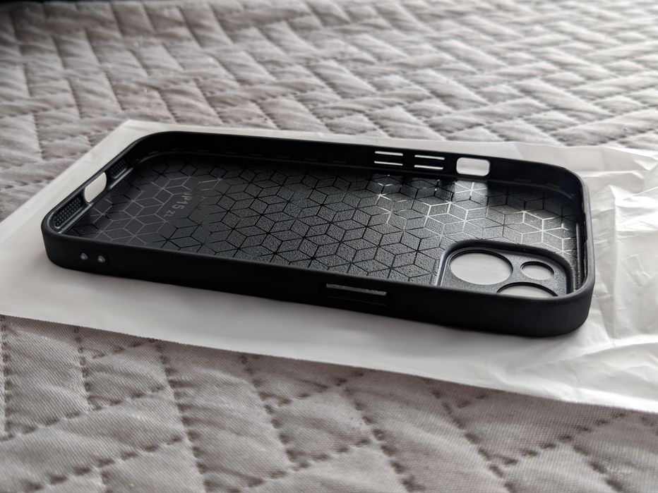 Нов Луксозен Кейс за Iphone 15