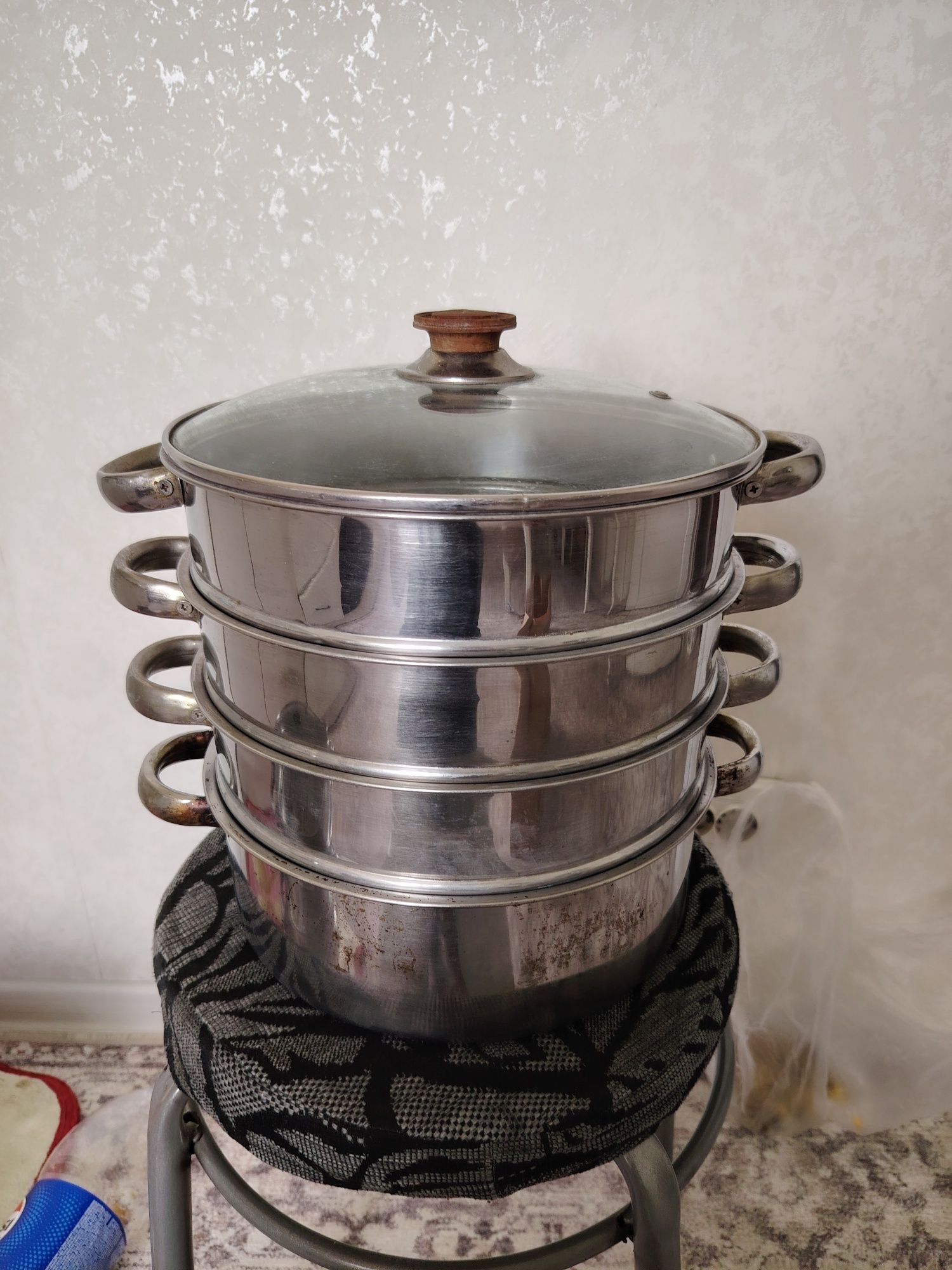 Продам Мантоварку среднего размера