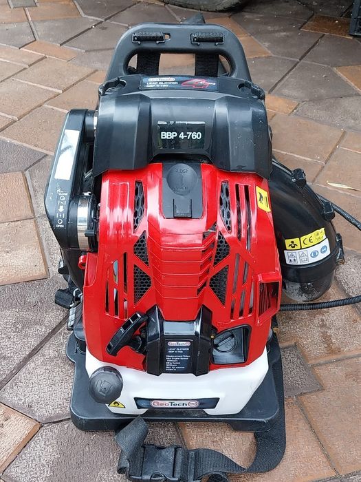 Suflanta de frunze GeoTech  BBP 4-760 cu motor în 4 timpi , noua