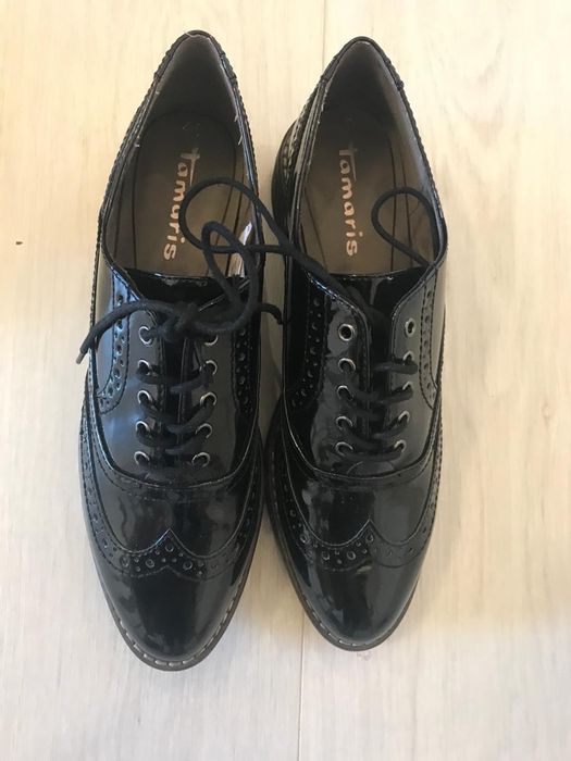 Дамски обувки лачени