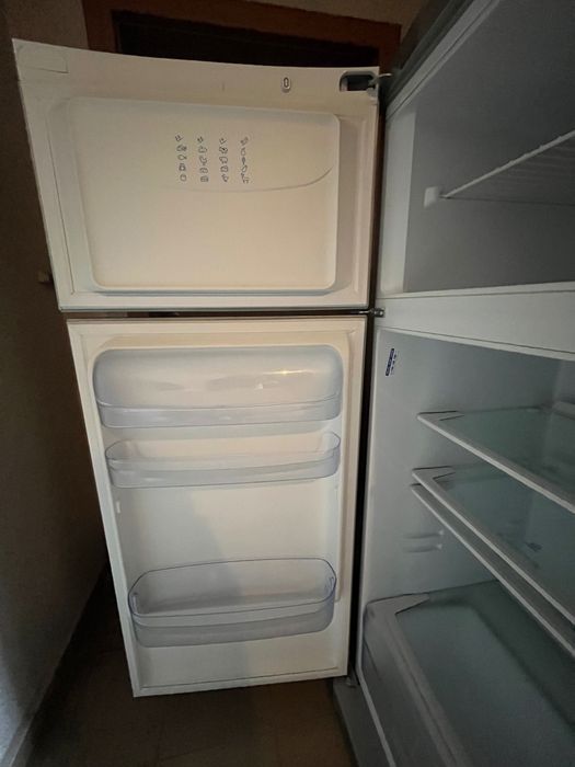 Хладилник INDESiT TAAN25