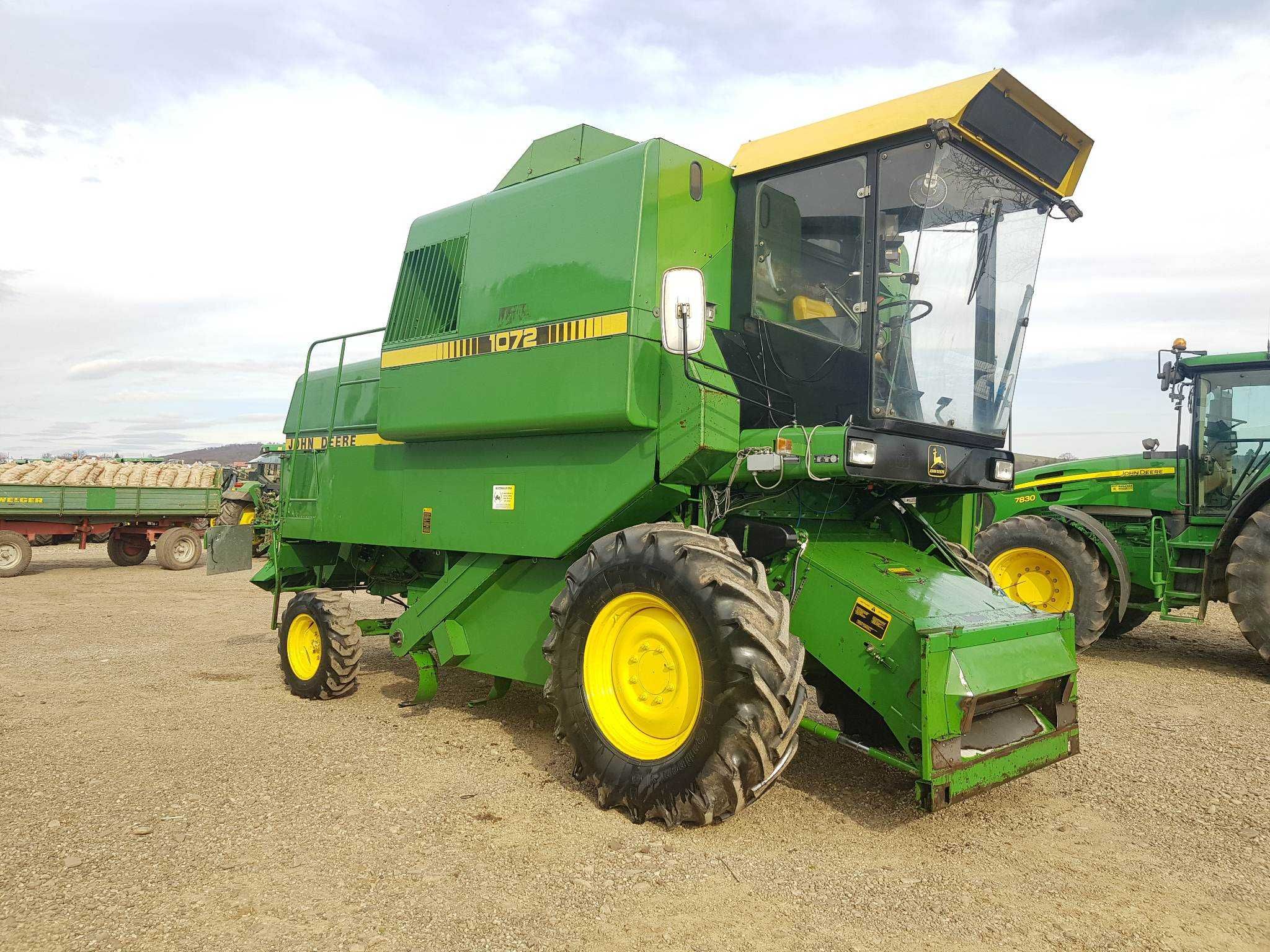 Combina John Deere 1072