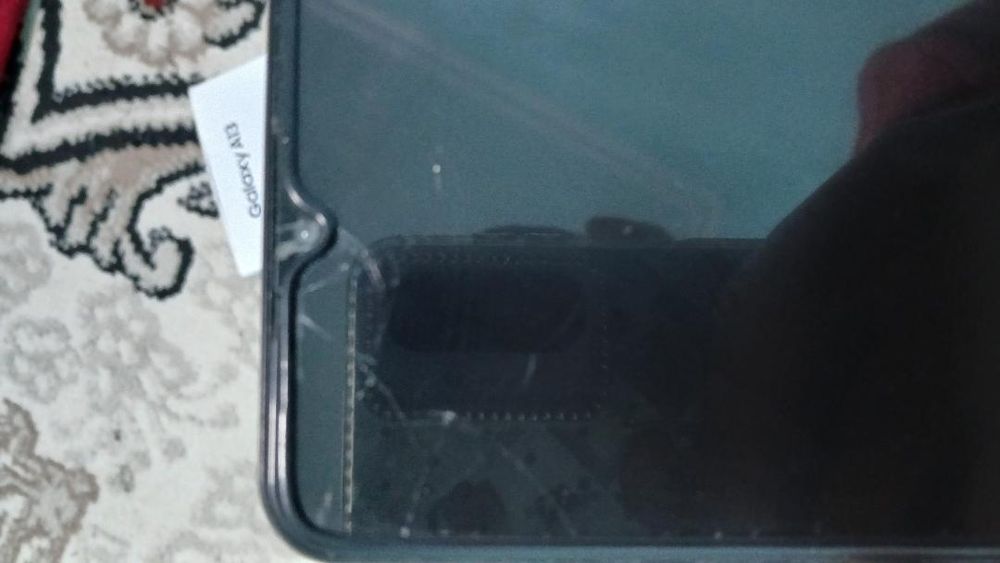 Samsun galaxy A13     ram 4.   128gb.