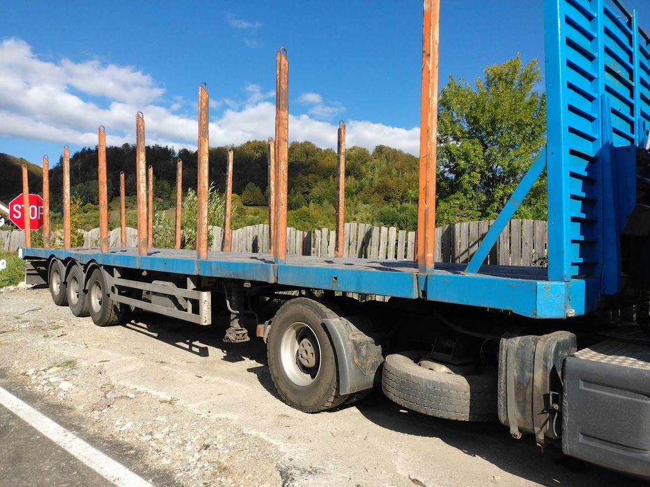 Semiremorca cu racoante pentru transport busteni MEGA