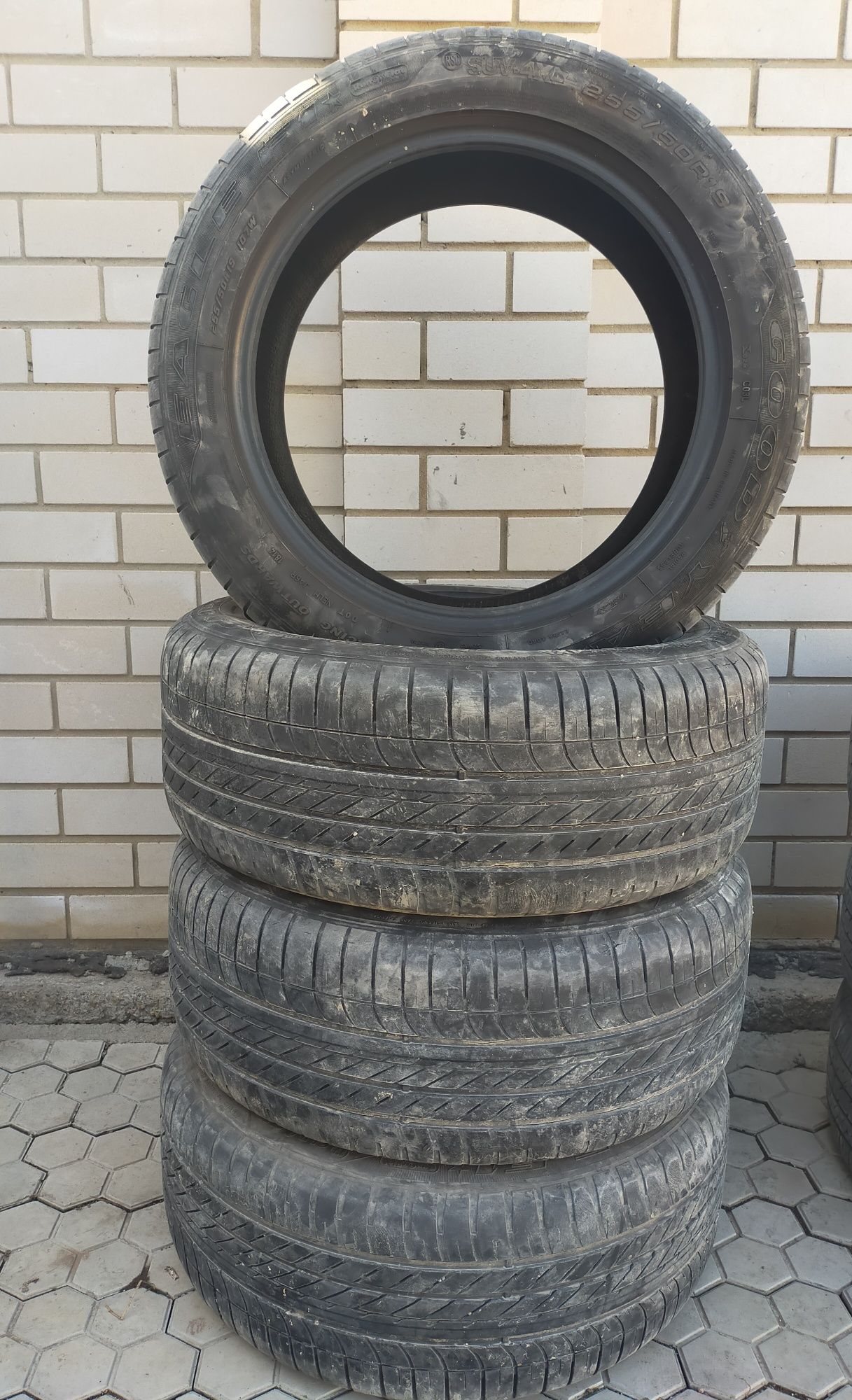 Шины покрышки Goodyear Eagle F1   255/50 R19. 2 штуки.