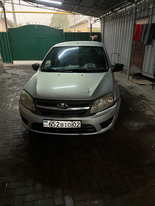 Продам машину Лада гранта 2015 года / Lada Granta