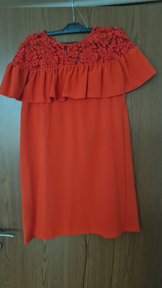 Червена рокличка H&M