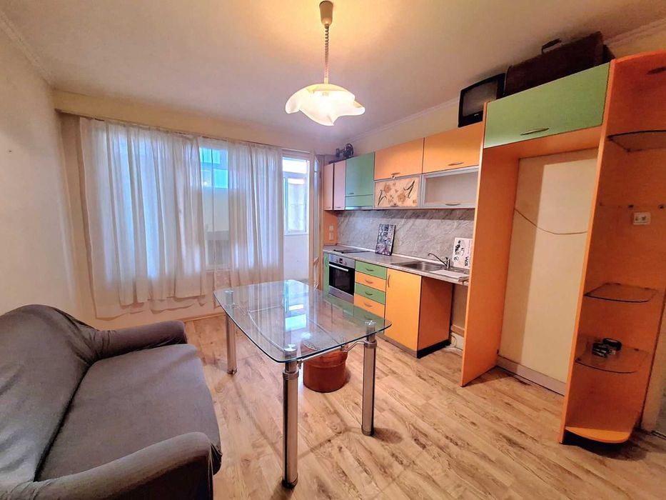 Продава 2-ен апартамент жк.Дружба 2