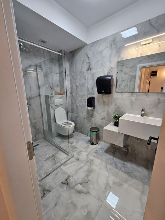 Inchiriez casa construita in 2024 + curte