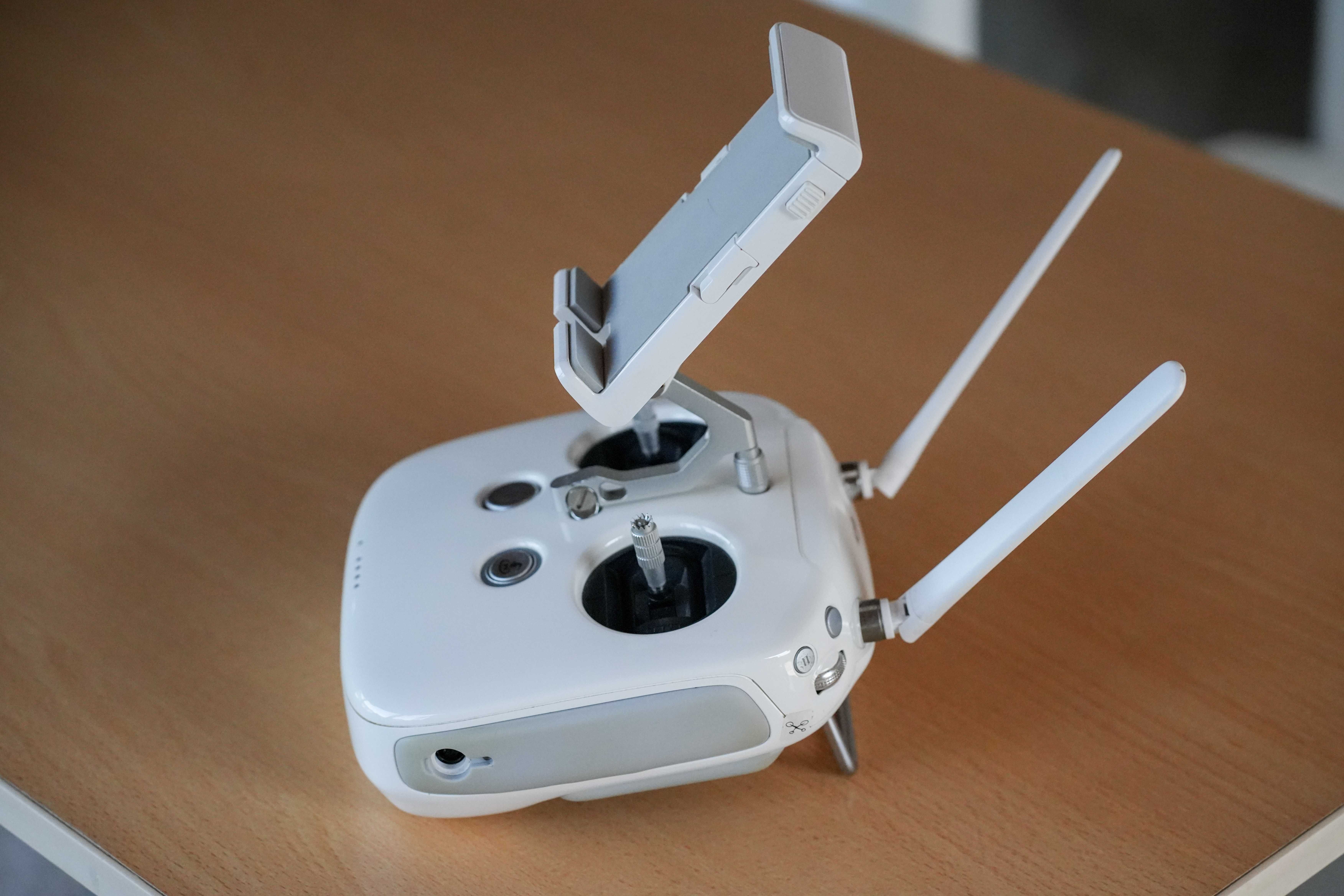 Дистанционно за дрон Phantom 4