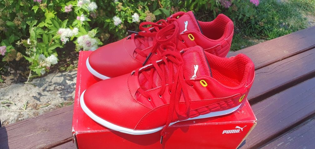 Маратонки Puma черени