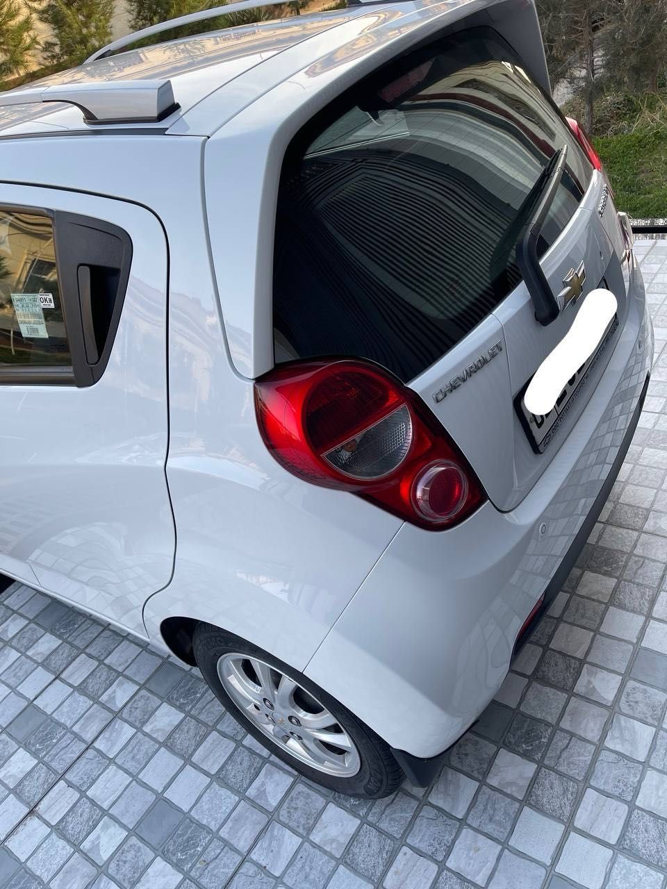 Продается Chevrolet spark 2019 года фулл, цвет белый, пробег 18500