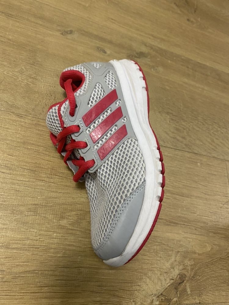 Детски маратонки adidas -32-33 номер