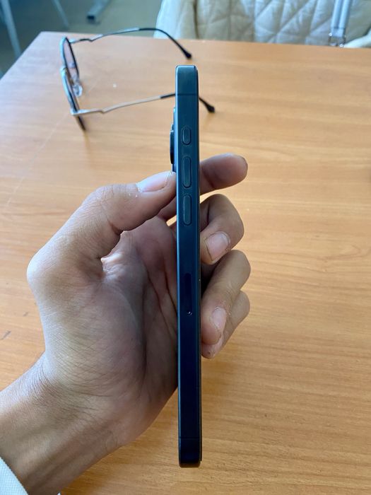 продается IPhone 15 pro max  цвет черный титан