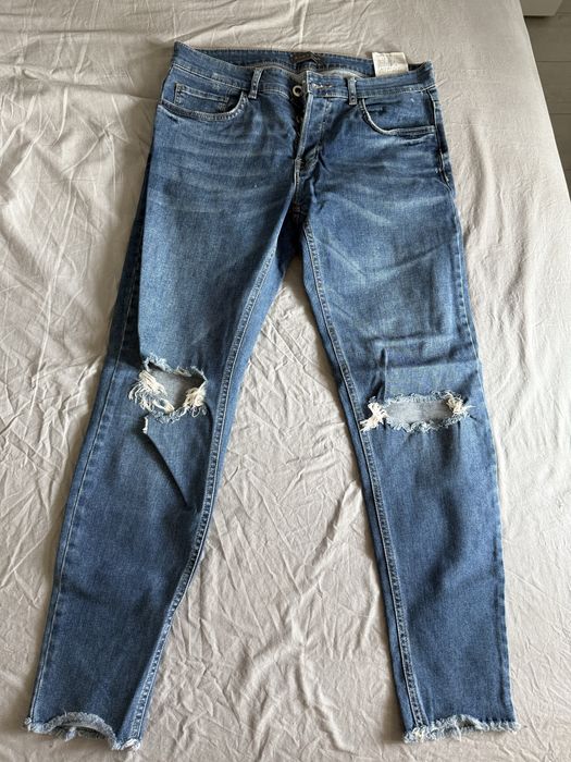 Blugi Zara 40 42 barbatesti negri cu rupturi