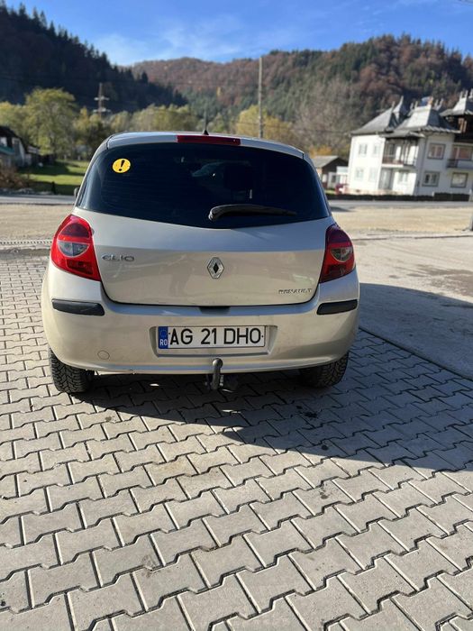 Vând renault clio in stare foarte buna