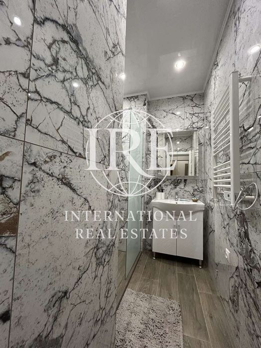 3-стаен в Варна-Идеален център площ 105 цена 450000